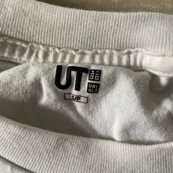 ❤️ 4 for $25 ❤️‎ Men’s UNIQLO demon slayer Sabito tee shirt size small - Picture 4 of 4